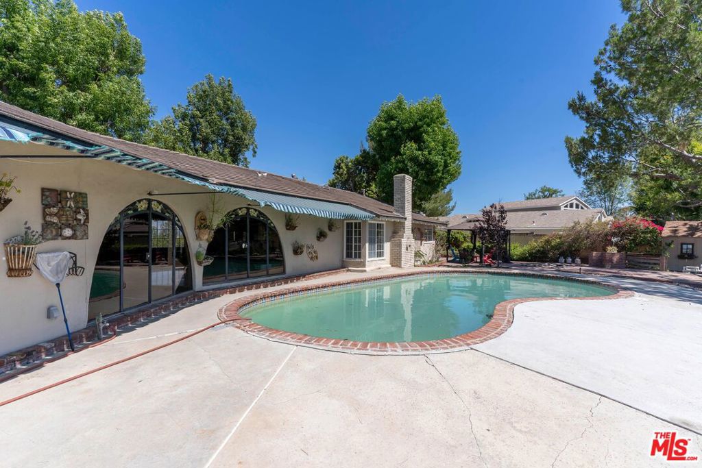 main property photo 13