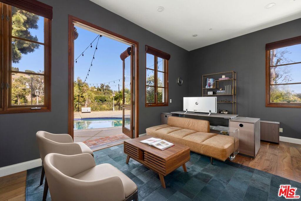 main property photo 7