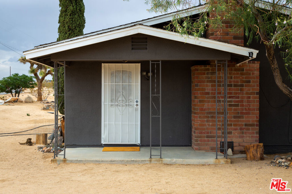 main property photo 12