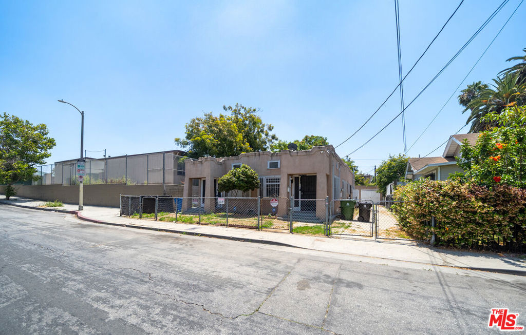 main property photo 10