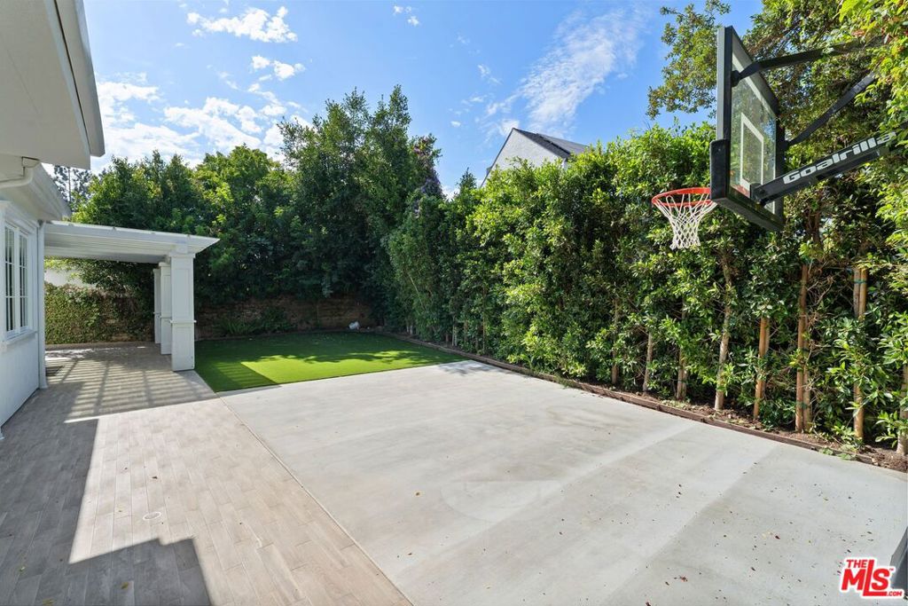 main property photo 50
