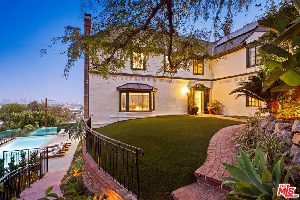 main property photo 3