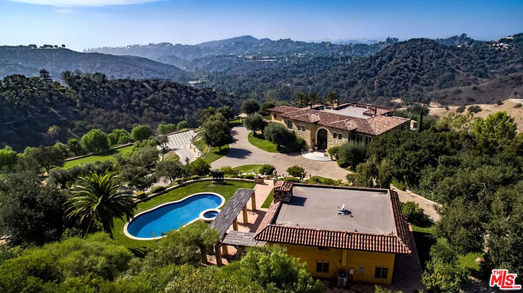 main property photo 4