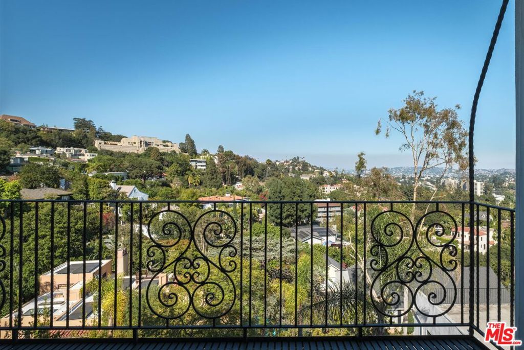main property photo 12