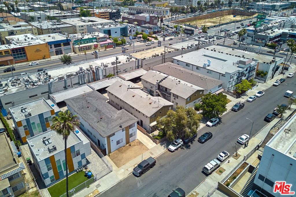main property photo 11