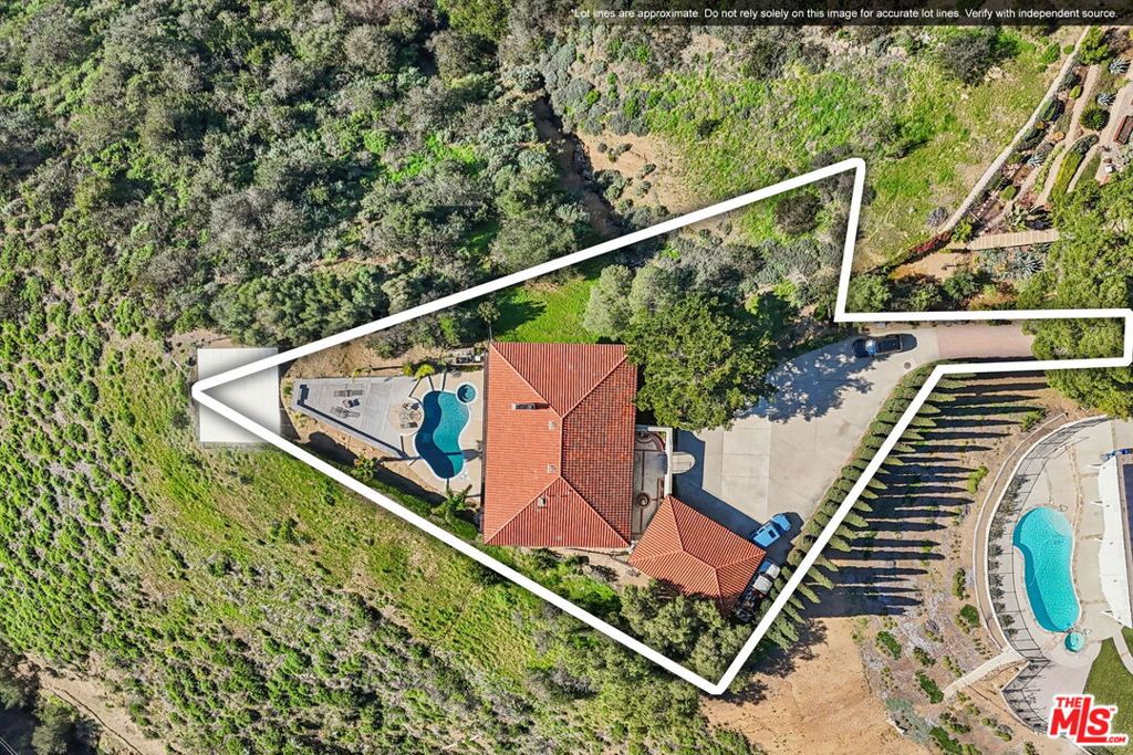 main property photo 19