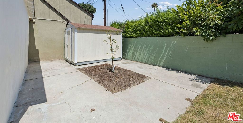 main property photo 32