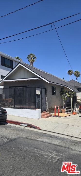 main property photo 9