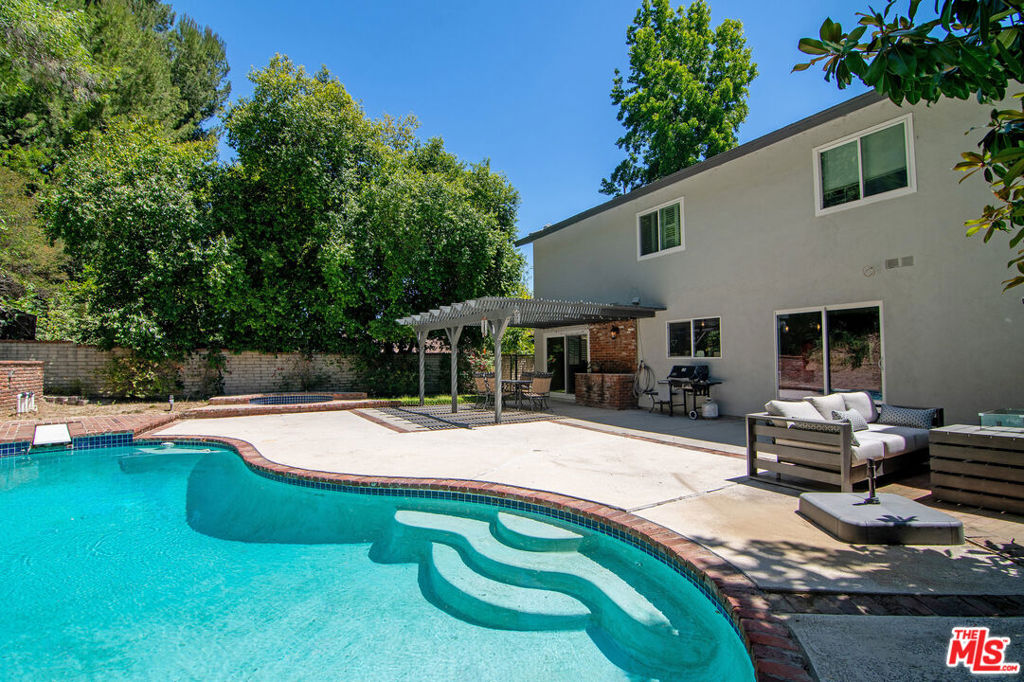 main property photo 26