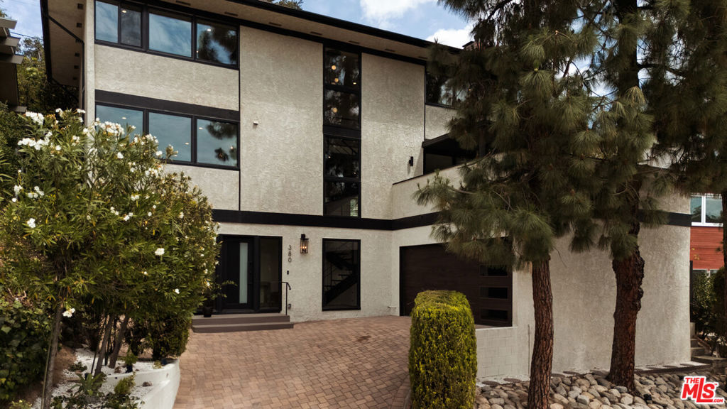 main property photo 67