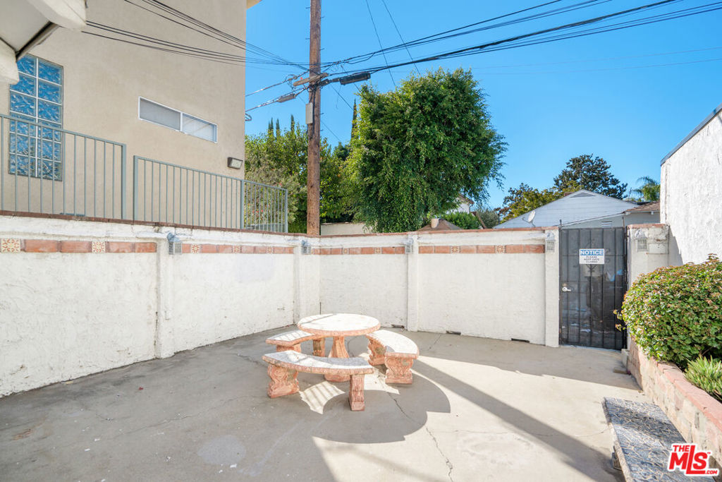 main property photo 30
