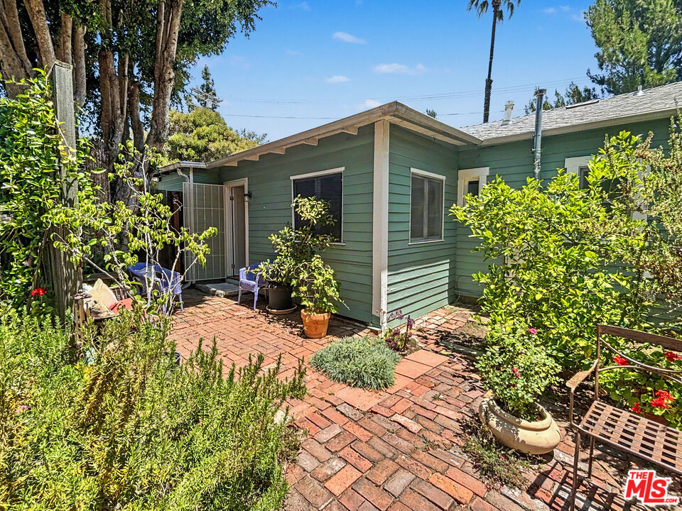 main property photo 23