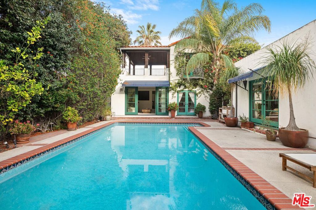 main property photo 10