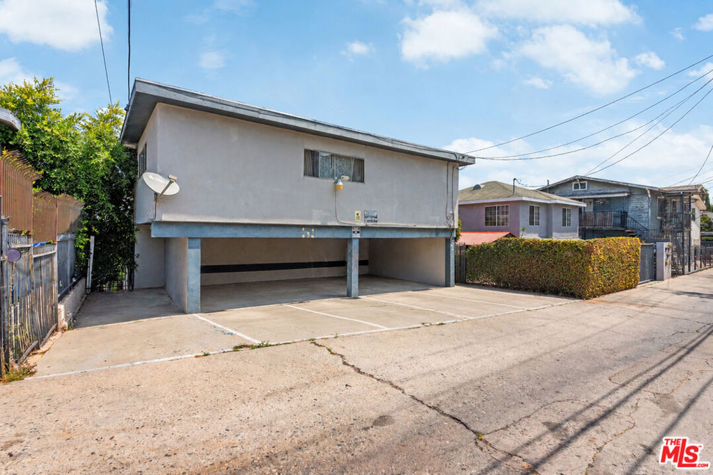 main property photo 5