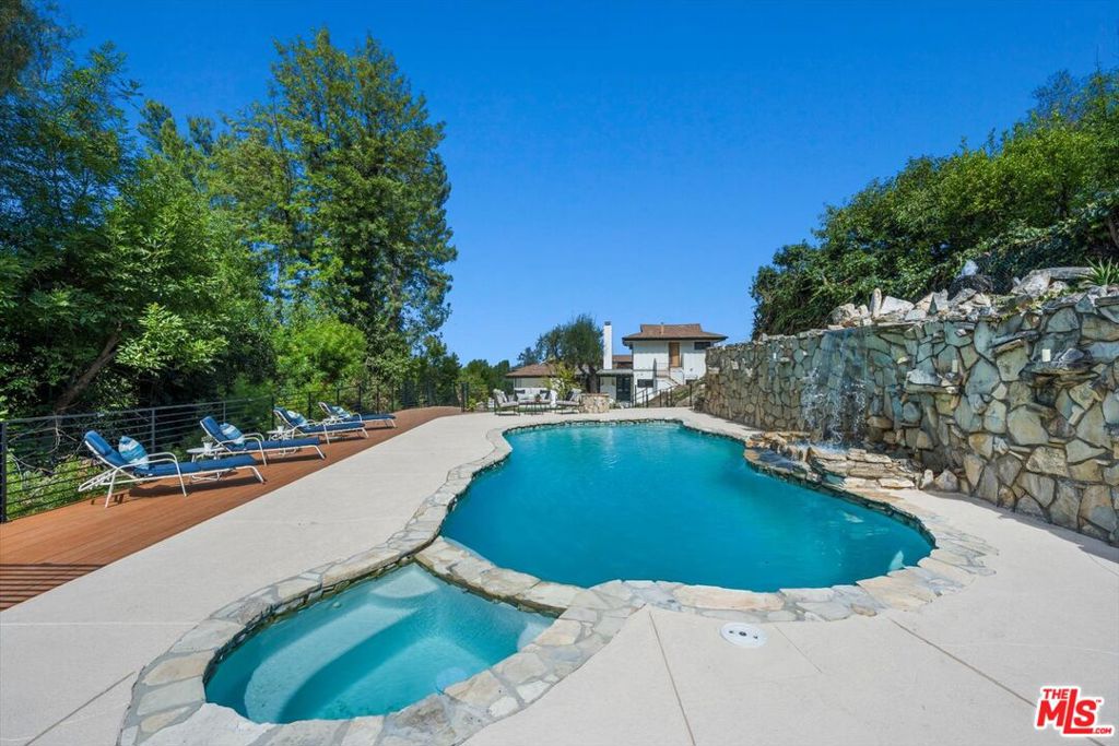 main property photo 60