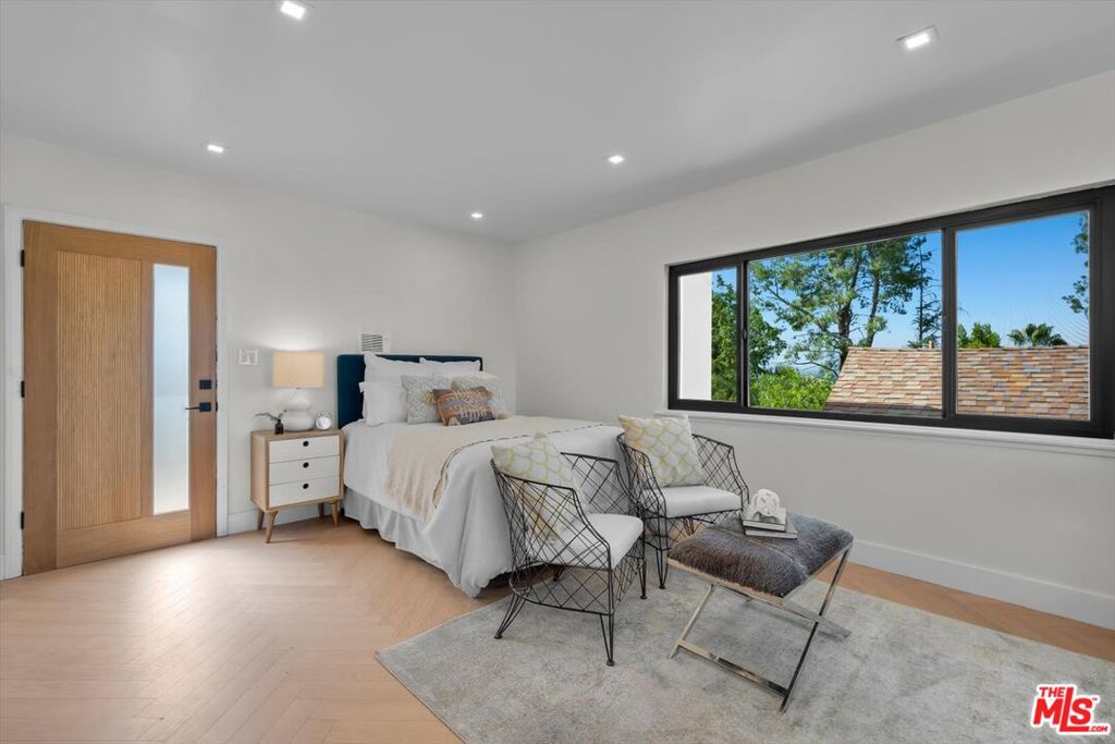 main property photo 64