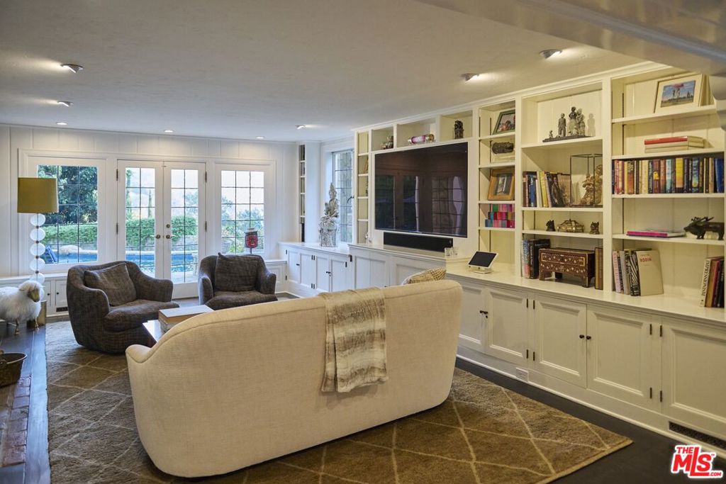 main property photo 14