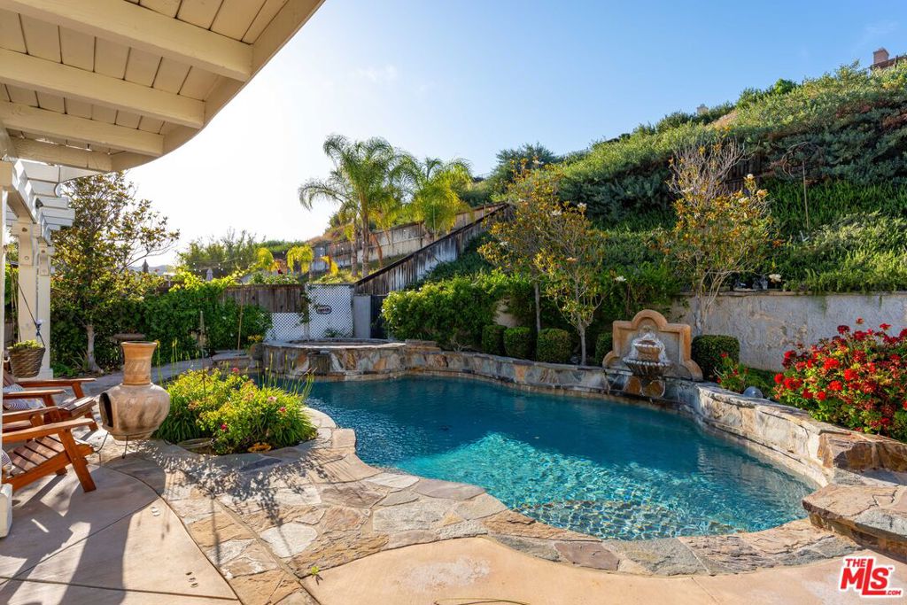 main property photo 21