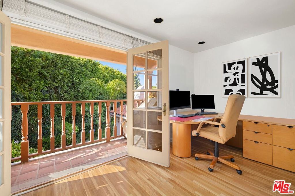 main property photo 18