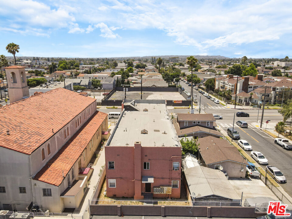 main property photo 13
