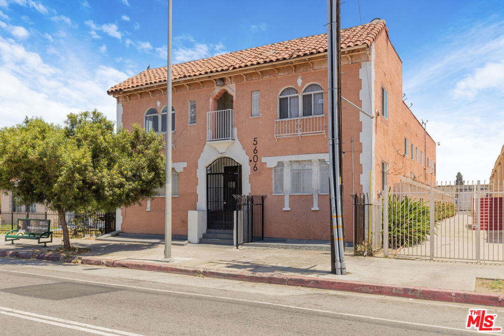 main property photo 4