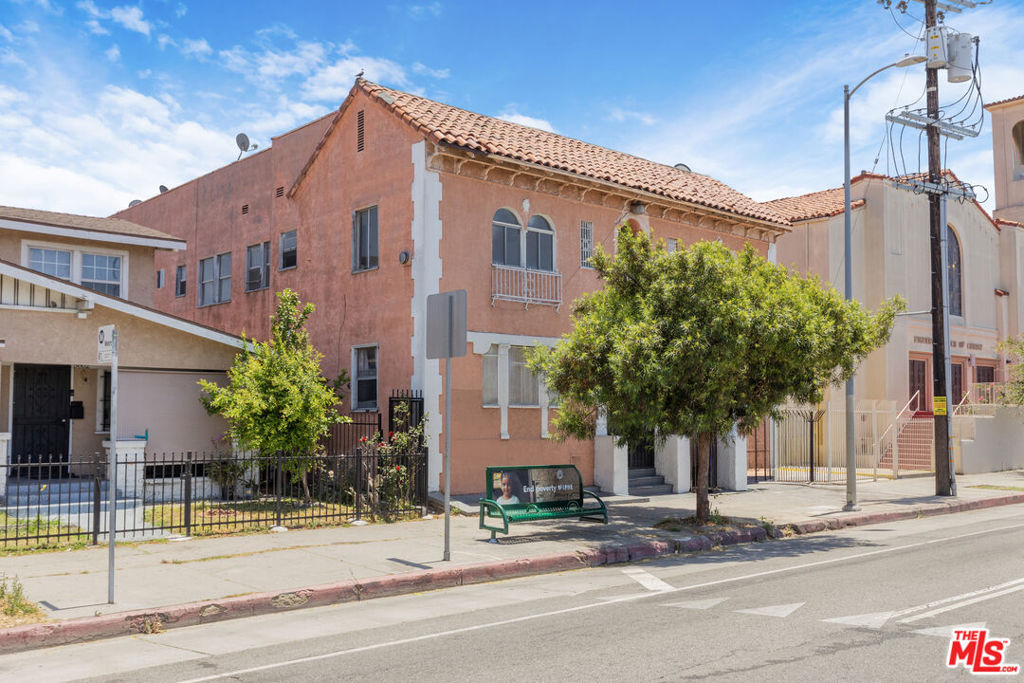 main property photo 6