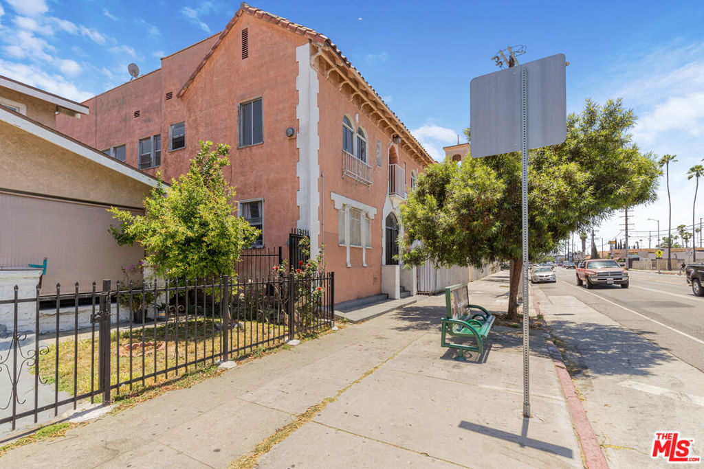 main property photo 7