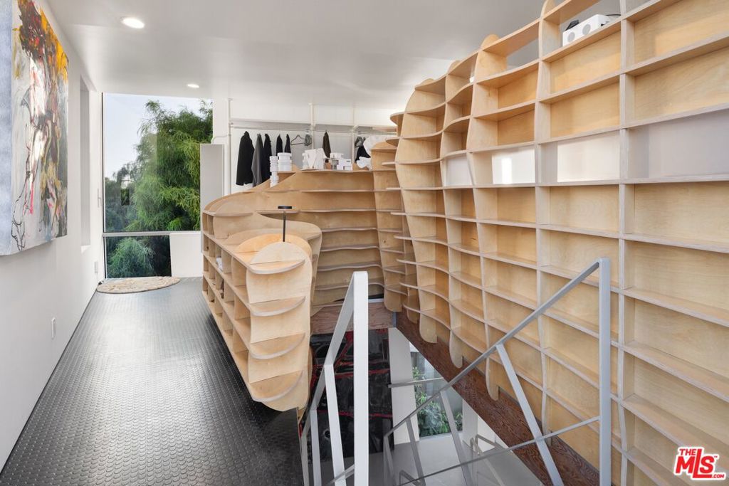 main property photo 44