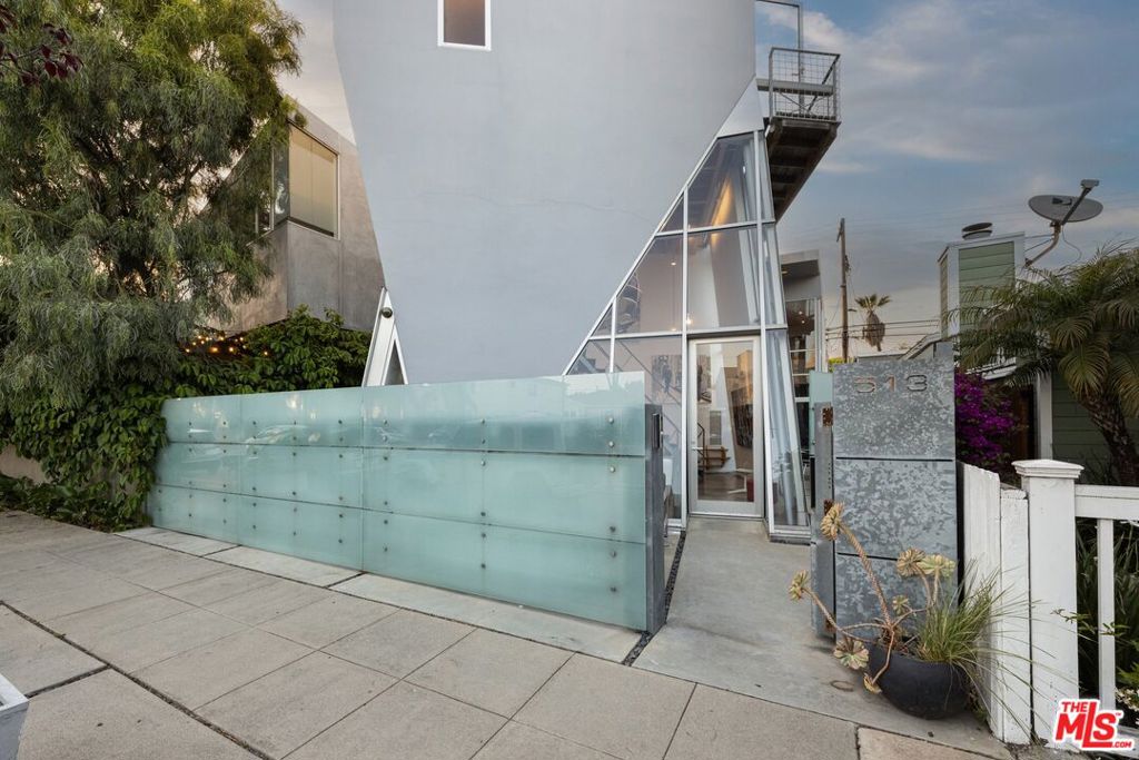 main property photo 59