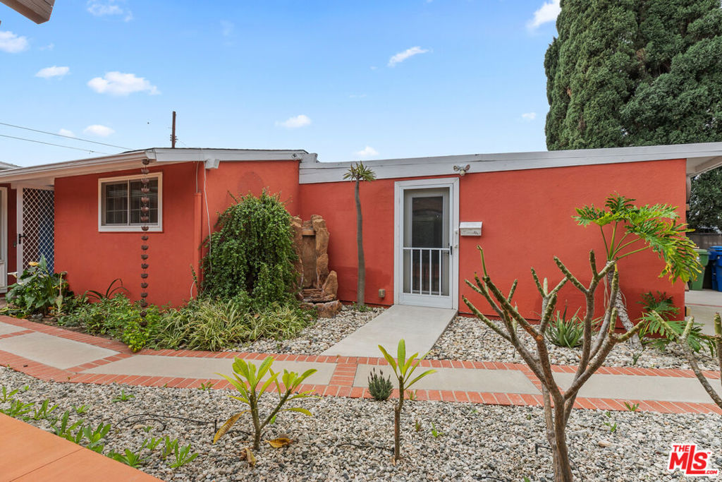 main property photo 40