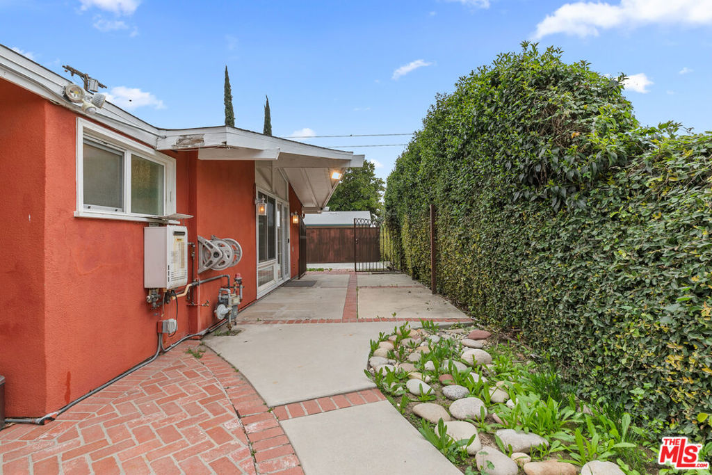 main property photo 44