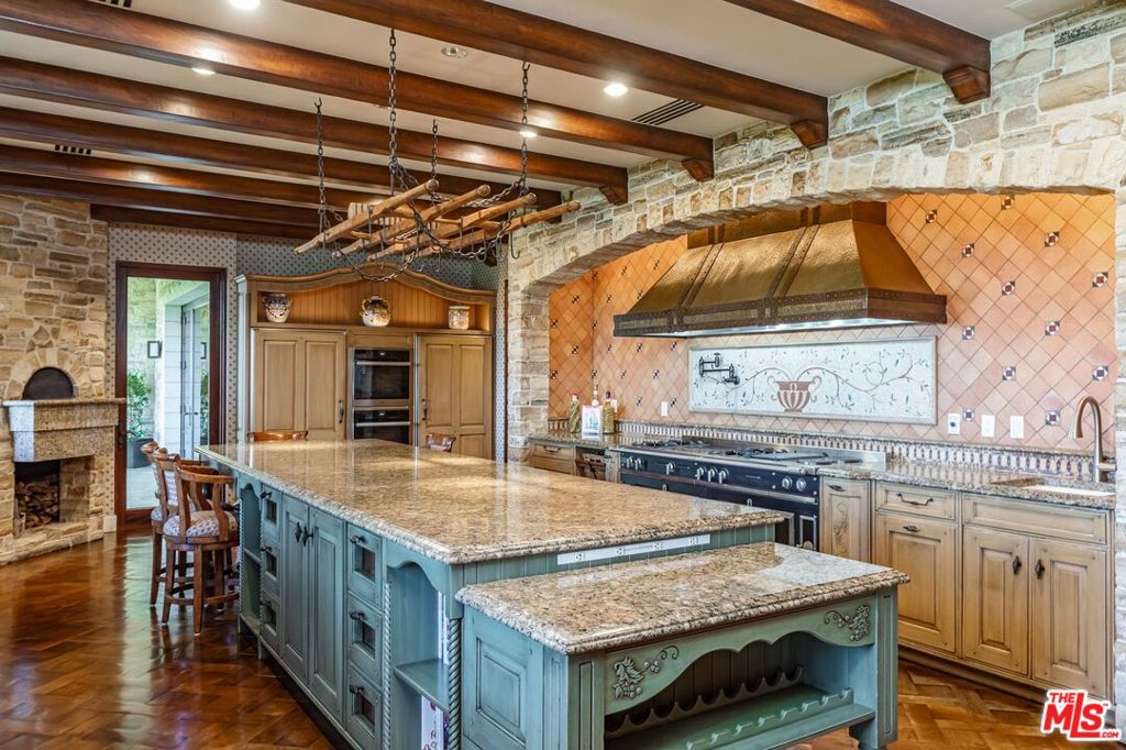 main property photo 17