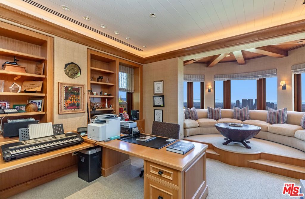 main property photo 20