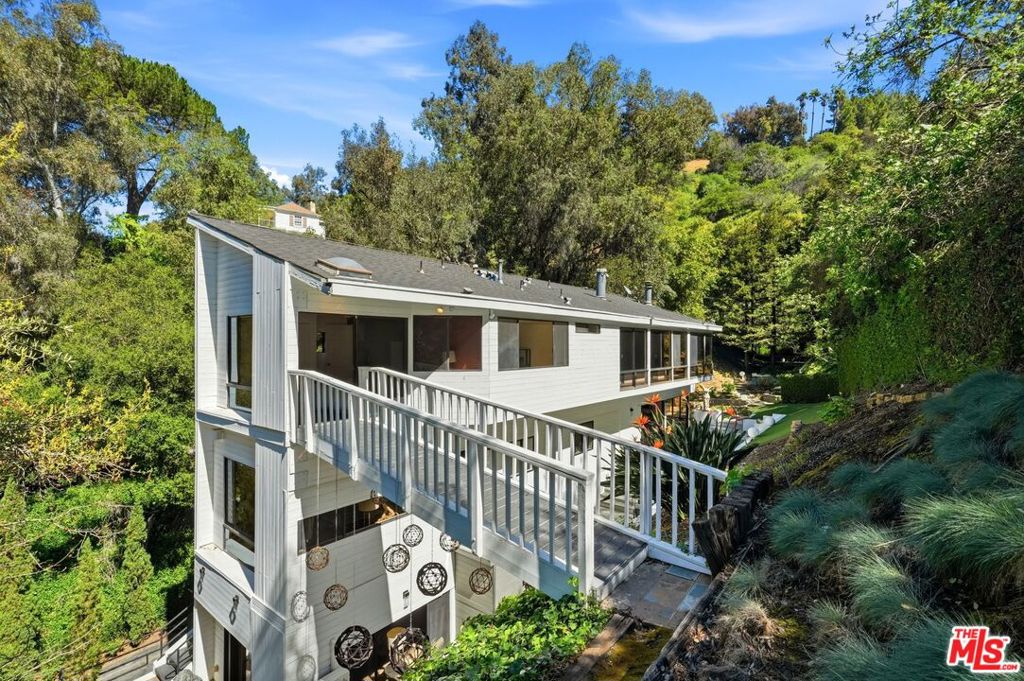 main property photo 30
