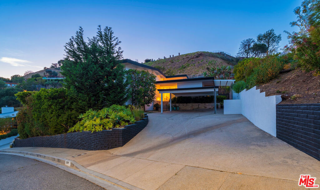 main property photo 66