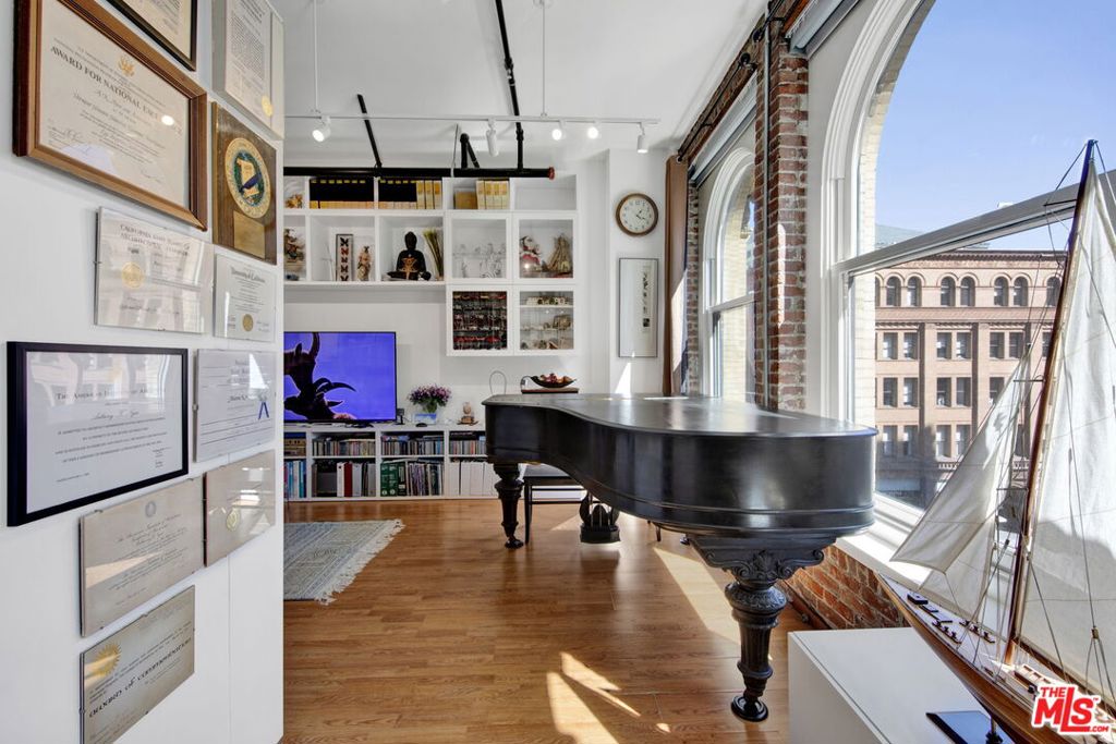 main property photo 17
