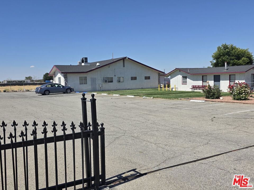 main property photo 4