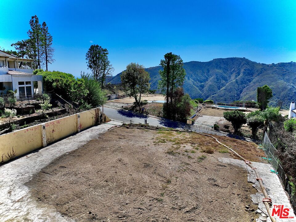 main property photo 12