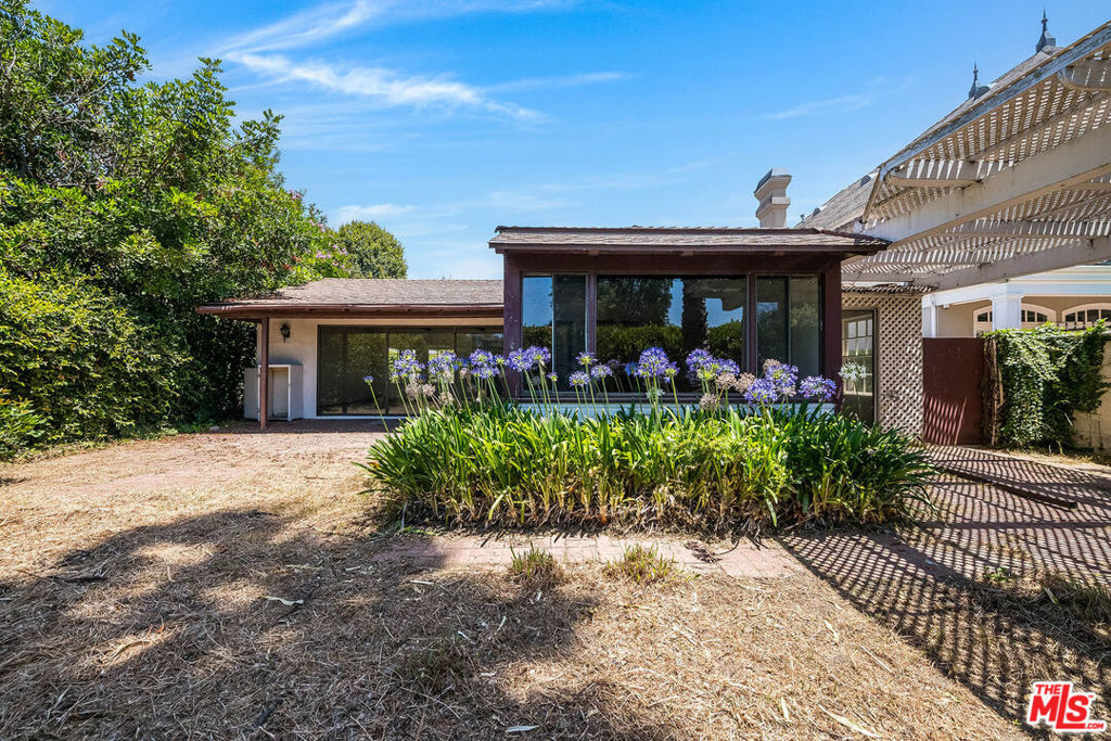 main property photo 10