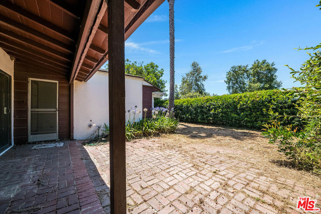 main property photo 8