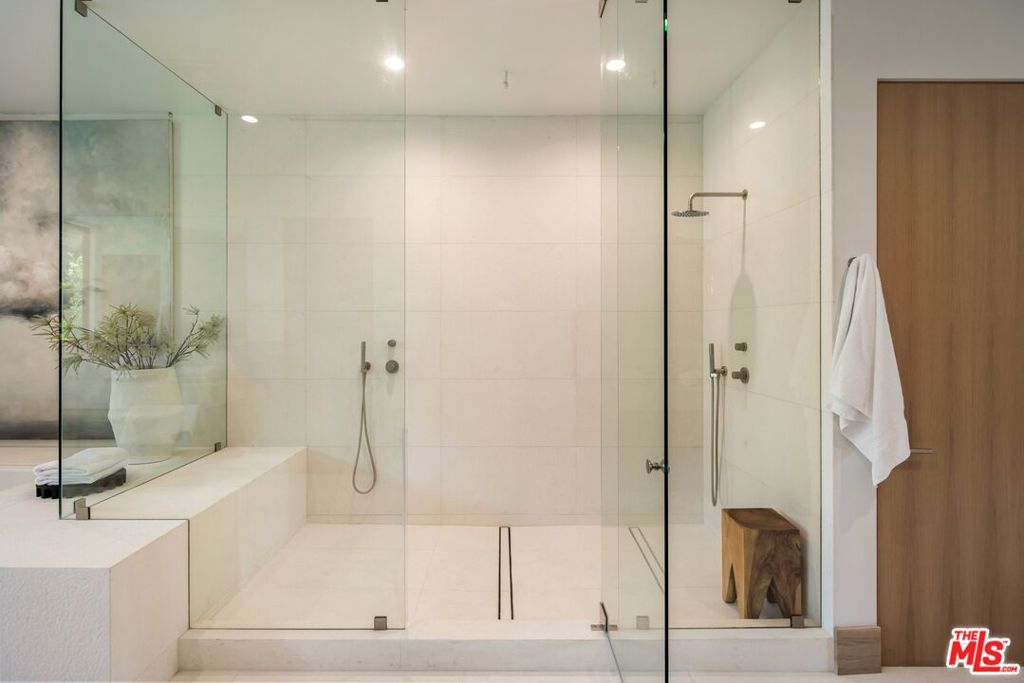 main property photo 61
