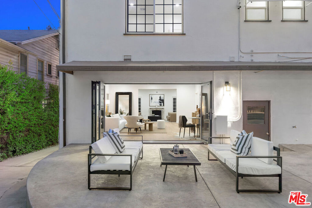 main property photo 28