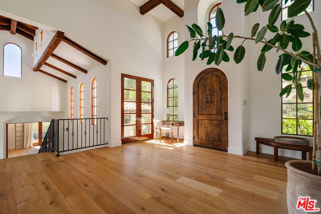 main property photo 11