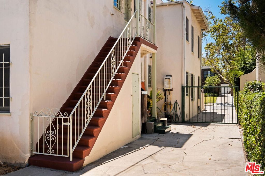 main property photo 39