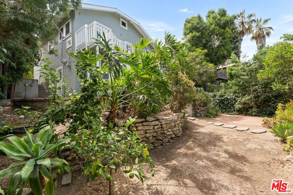 main property photo 44