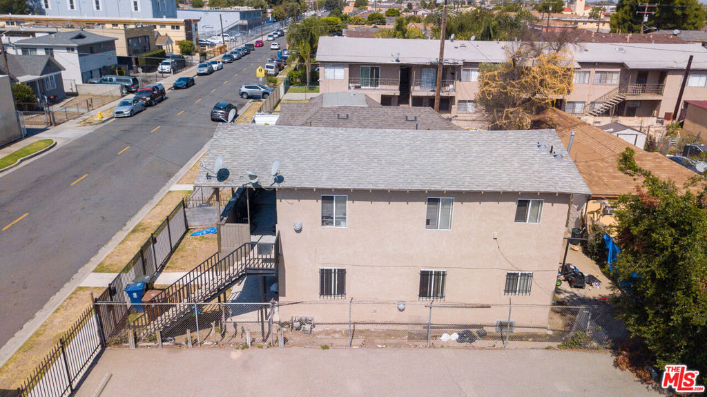 main property photo 10