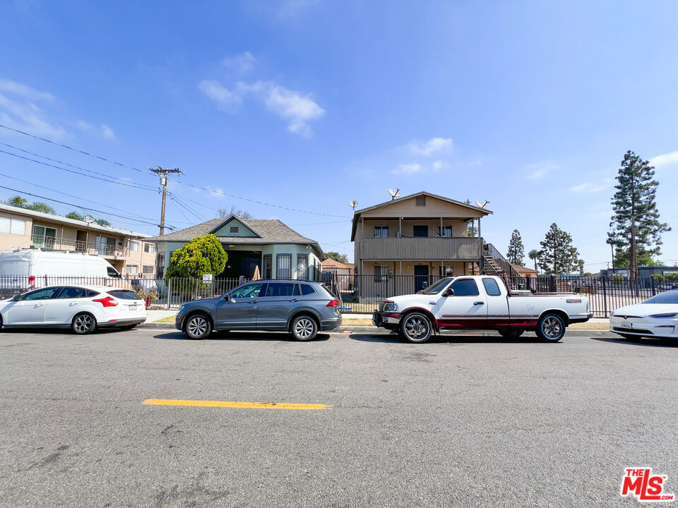 main property photo 16