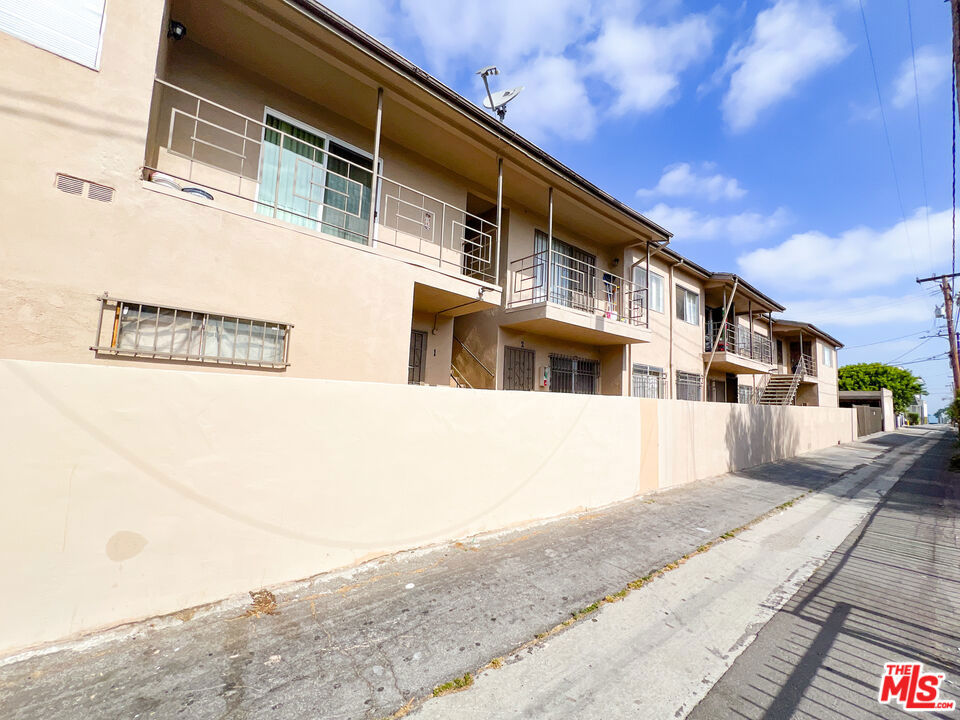 main property photo 12