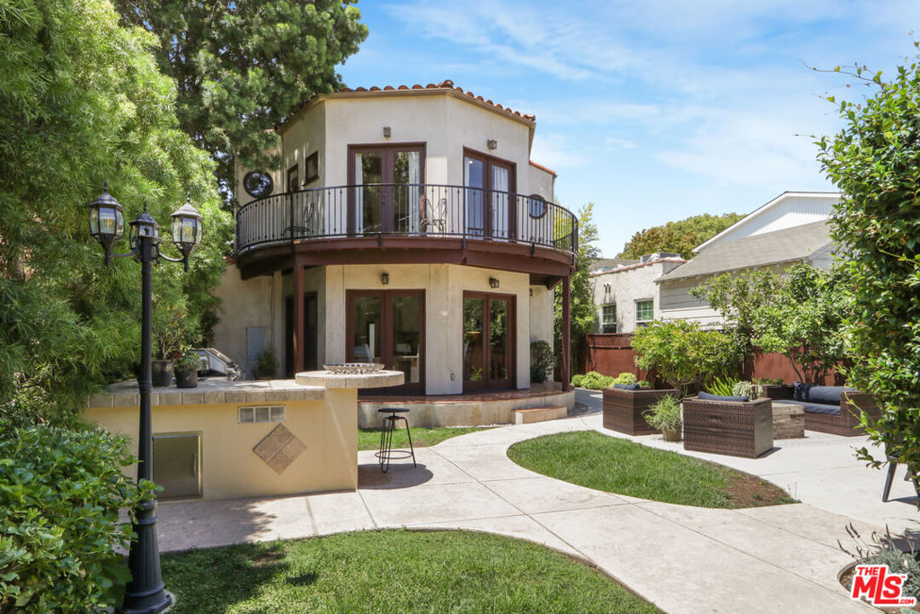 main property photo 32