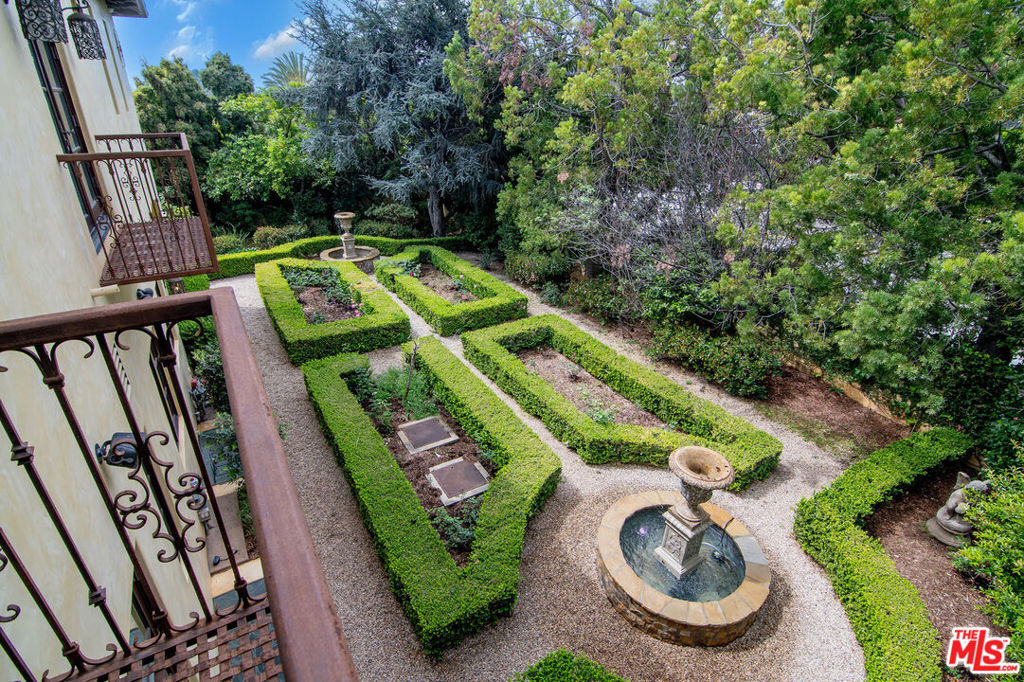 main property photo 40